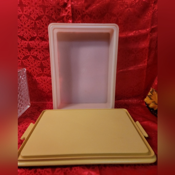 Vintage Tupperware Rectangle Cake Container #622-2 & 623-2 - Picture 1 of 12